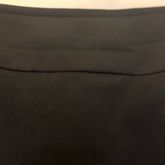 Black lightweight wool pencil skirt from  Lafayette 148 New York. Sz 12 - Picture 2 of 8